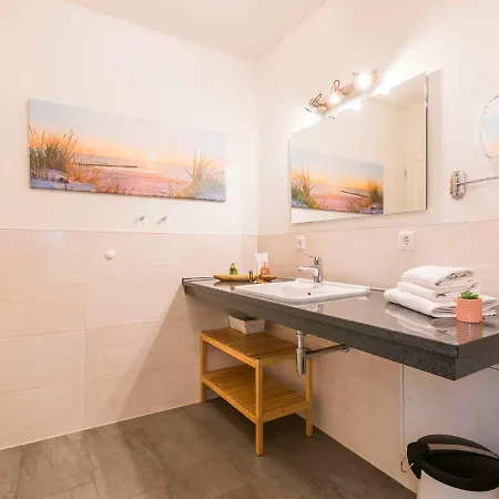 Auszeit - Maisonette-wohnung Mit Meerblick Apartamento